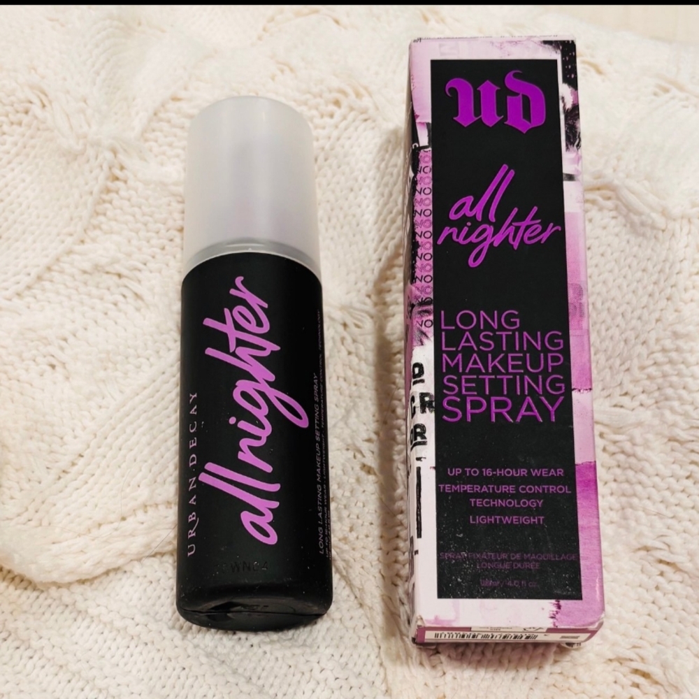 Urban Decay Black Makeup Setting Spray Long-Lasting
